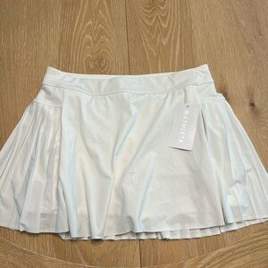 Athleta Women's white skort. New with tags. Large